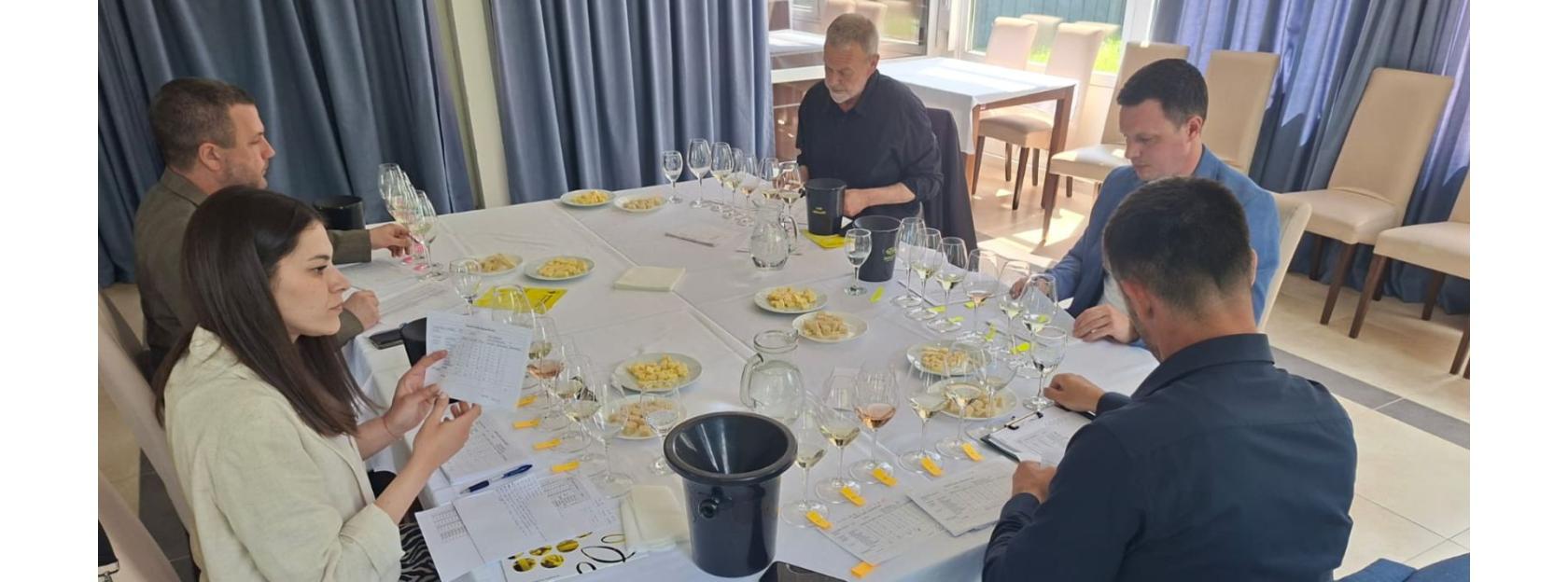 Održano 32. ocjenjivanje vina MoslaVina 2026: rekordna 64 uzorka Škrleta i povijesni uspjeh odležanog Škrleta