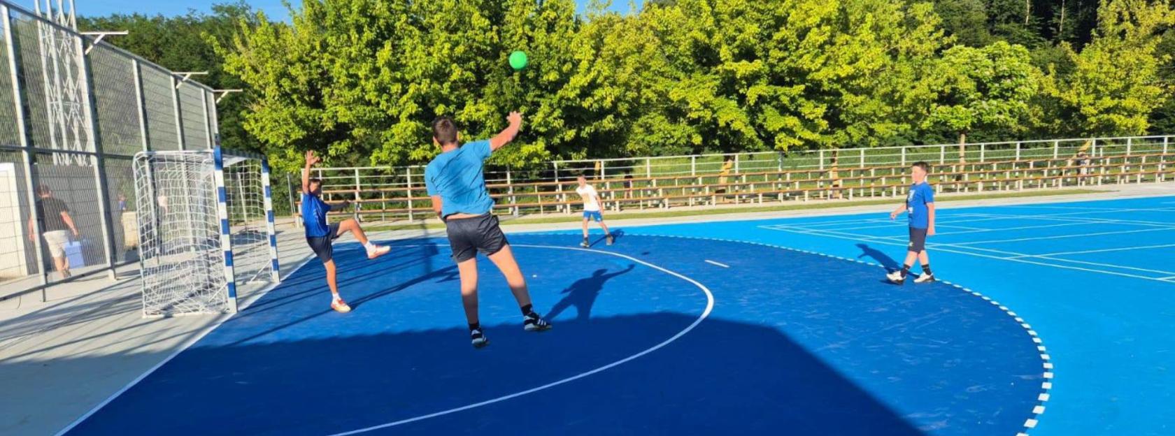 Završena rekonstrukcija sportskog igrališta u suvremeni multifunkcionalni sportski teren