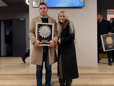 SmartSelect_20251210_131138_Instagram