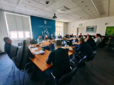 3eb6a850-b35b-450b-9544-6860702dccfc