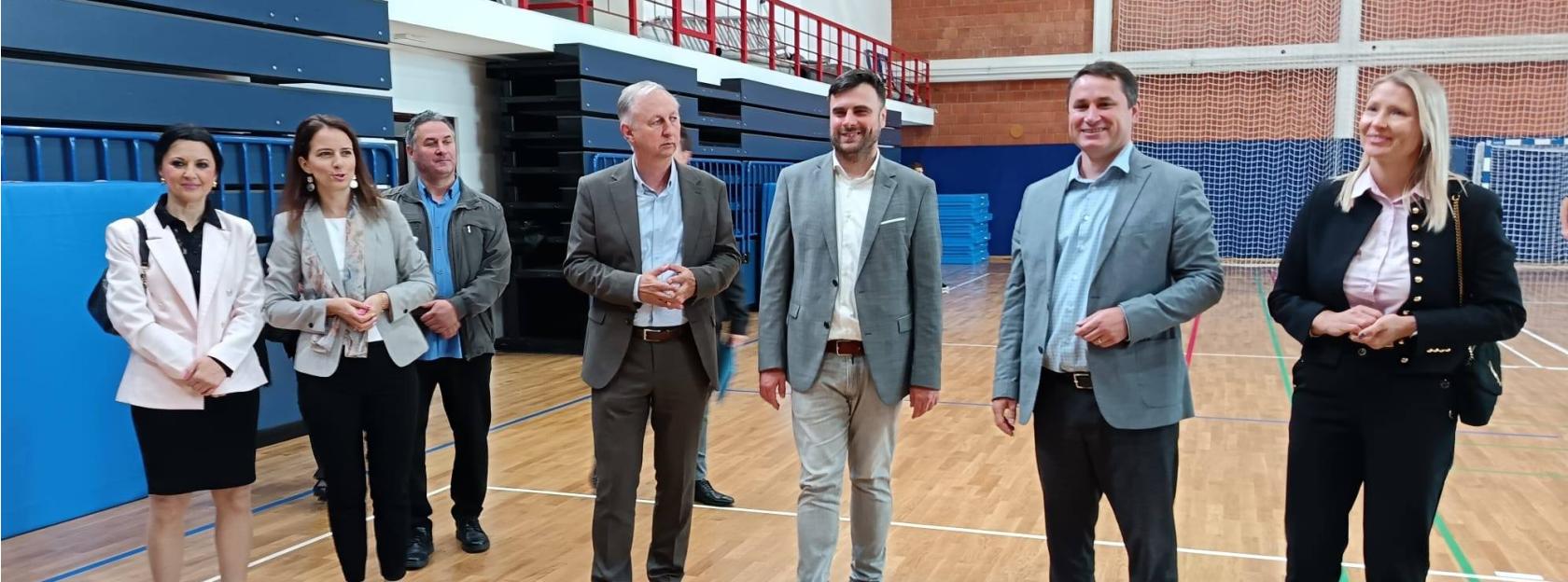 OBILAZAK ZAVRŠENE DVORANE SREDNJE ŠKOLE TINA UJEVIĆA KUTINA