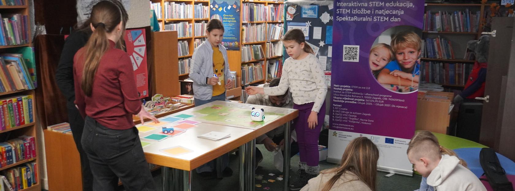 STEM štand u Knjižnici i čitaonici Kutina približio svijet znanosti najmlađima