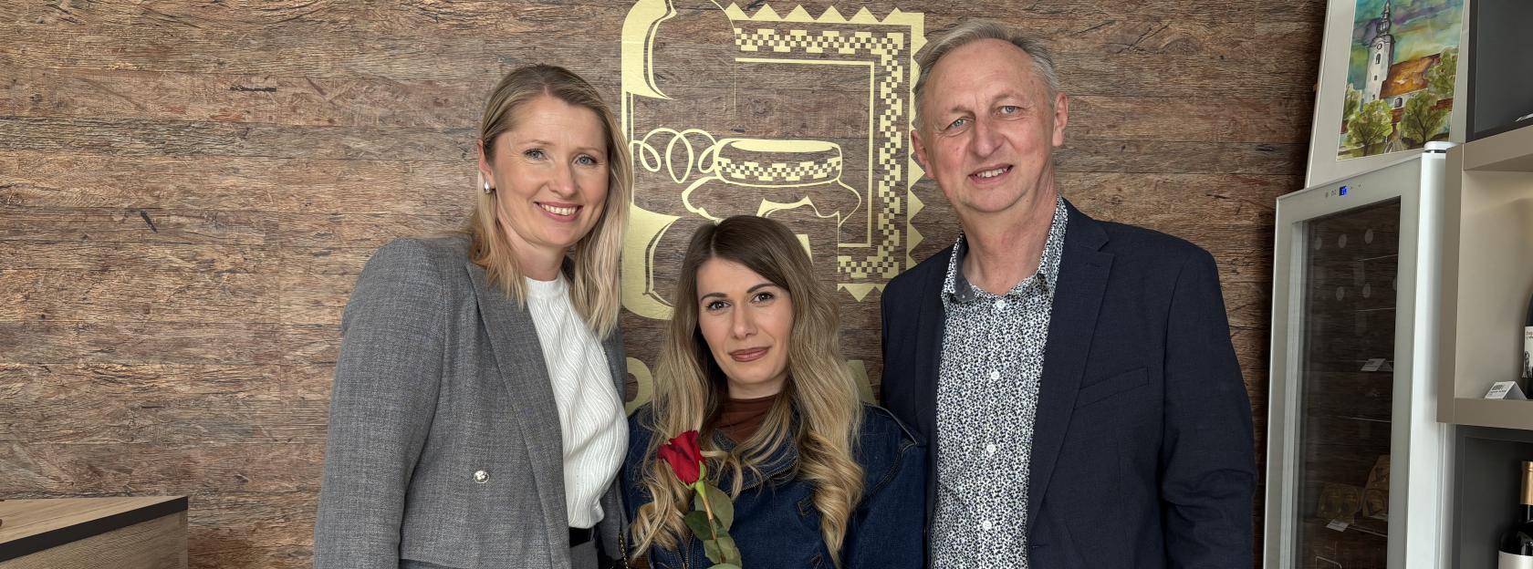 Gradonačelnik Zlatko Babić povodom Dana žena podijelio ruže zaposlenicama gradske uprave i ravnateljicama ustanova