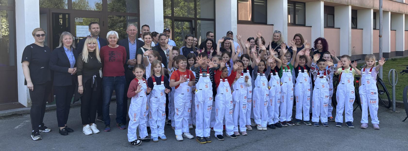 Kampanja „Maknimo klince od malih ekrana“: primjer povezivanja škole, roditelja i gospodarstva u poticanju zdravih životnih navika djece