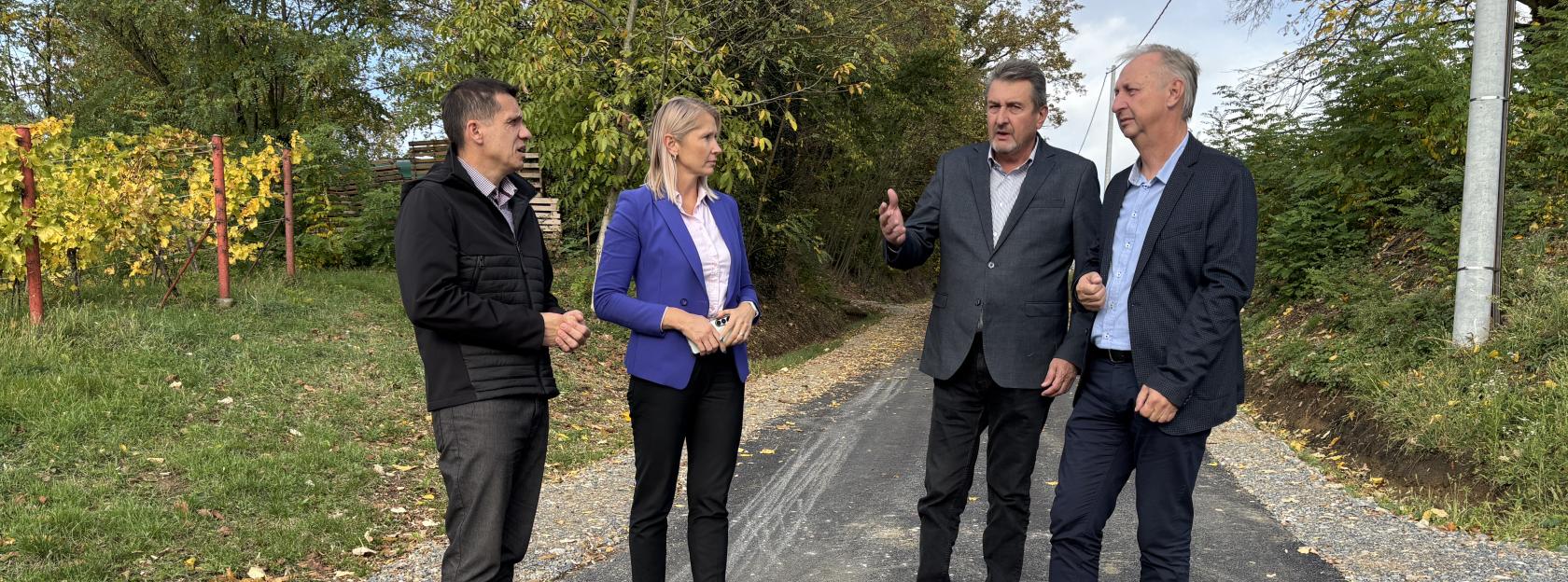 Kutina ulaže pola milijuna eura u obnovu i asfaltiranje cesta u prigradskim naseljima Kutina ulaže pola milijuna eura u obnovu i asfaltiranje cesta u prigradskim naseljima