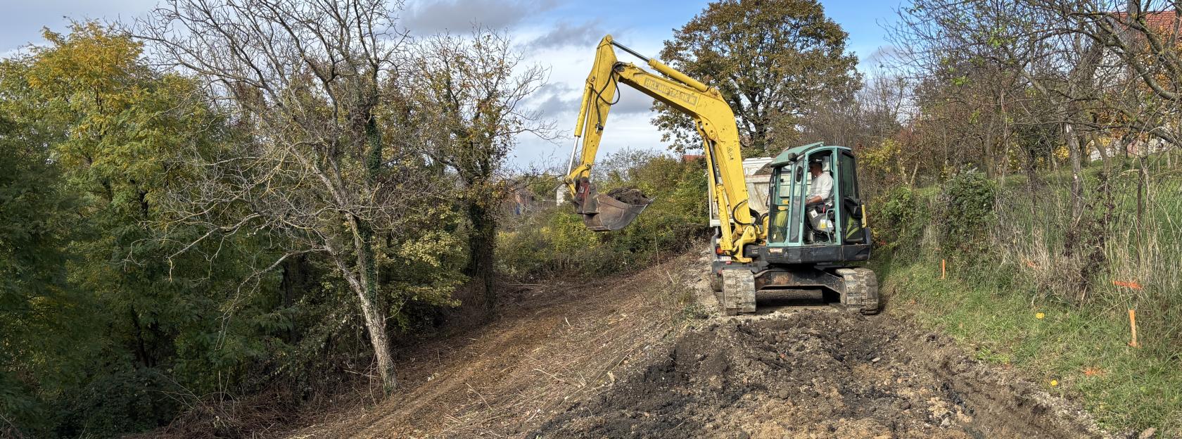 Započela sanacija klizišta u Ulici svetog Martina – sigurnost i prometna povezanost prioritet Grada Kutine Započela sanacija klizišta u Ulici svetog Martina – sigurnost i prometna povezanost prioritet Grada Kutine