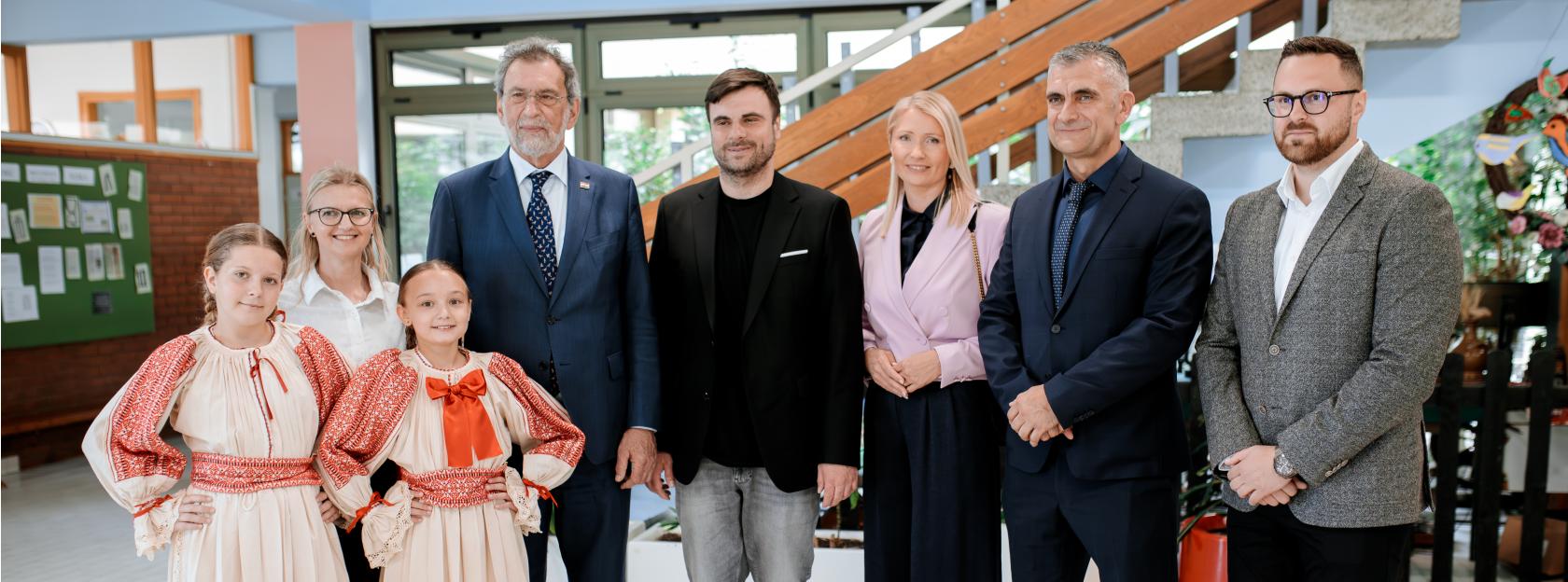 Ministar Radovan Fuchs obišao projekte dogradnje osnovnih škola u Kutini: ulaganja usmjerena prema jednosmjenskoj nastavi i suvremenijim uvjetima obrazovanja